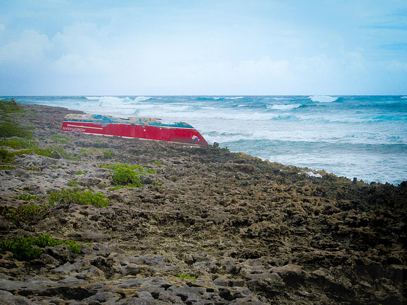 The Red Boat, St. Marteen